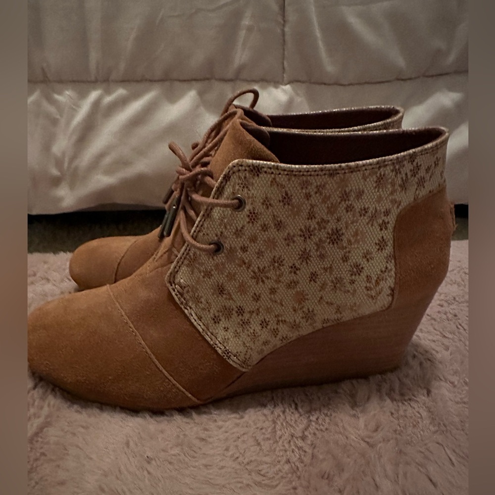 Toms Wedge Booties